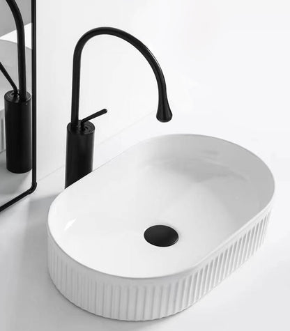 Lola Oval Basin